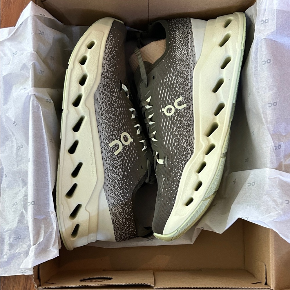 On Running Men’s Cloudsurfer Max sz 11 NWT